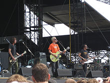 Fountains of Wayne live 2007.jpg