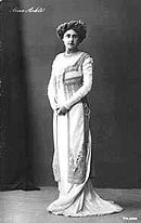 Aino Ackté standing.jpg